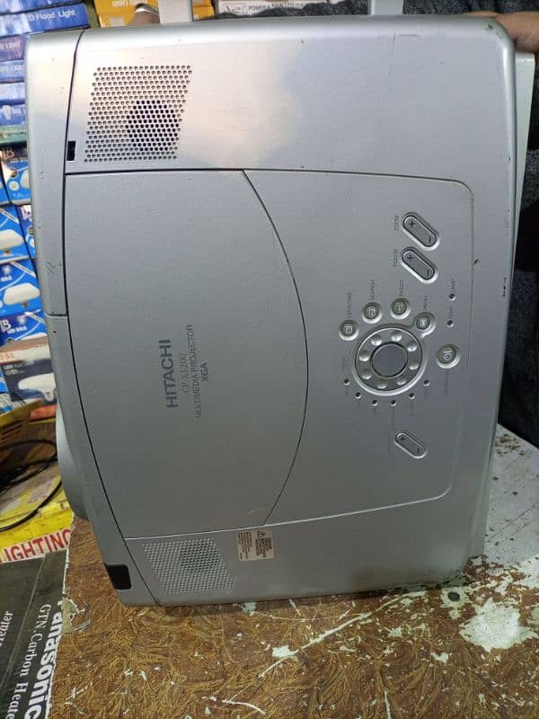 HITACHI  CP-X1200  MULTIMEDIA PROJECTOR  XGA imported original 10