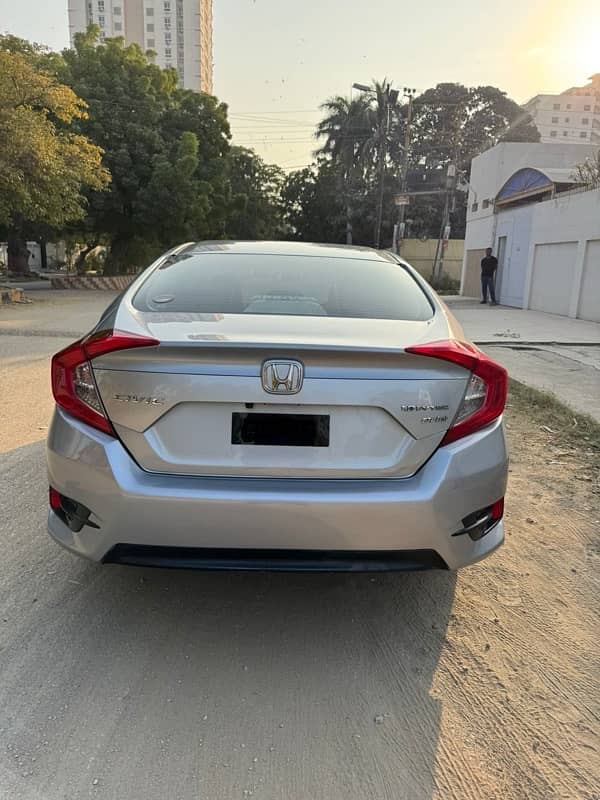 Honda Civic Oriel 2018 3