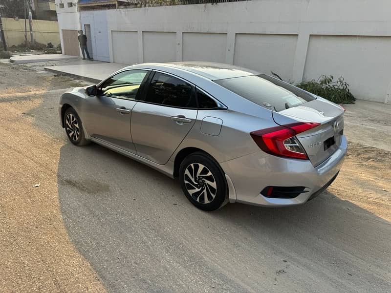 Honda Civic Oriel 2018 5