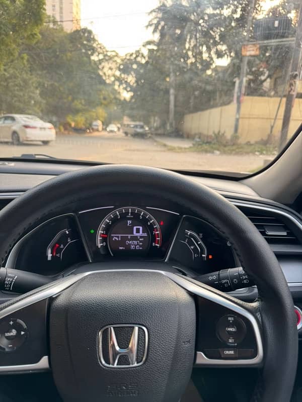 Honda Civic Oriel 2018 9