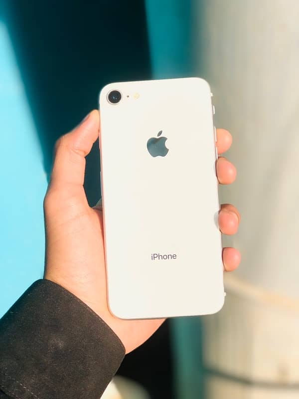 Iphone 8 64gb {white} For Sale In Lush Condition. 0