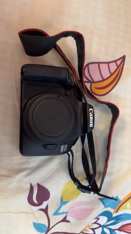 Canon EOS 2000D 2