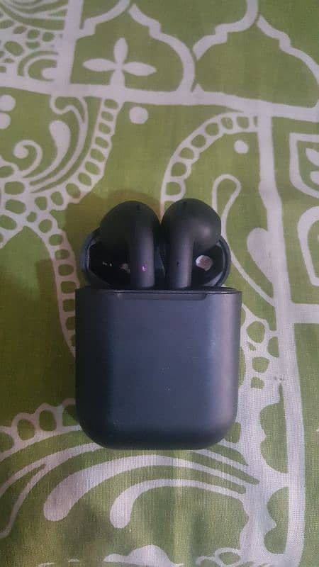 i12 airpods 2