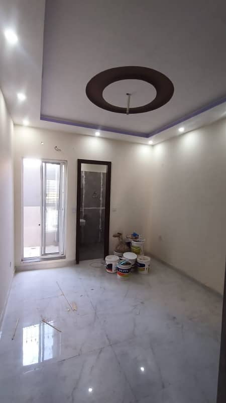 brand new 1st entry 5 marla House Available for sale in Airline housing society near shokat khanum 33