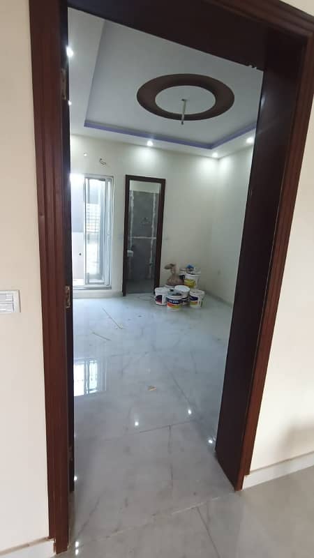 brand new 1st entry 5 marla House Available for sale in Airline housing society near shokat khanum 34