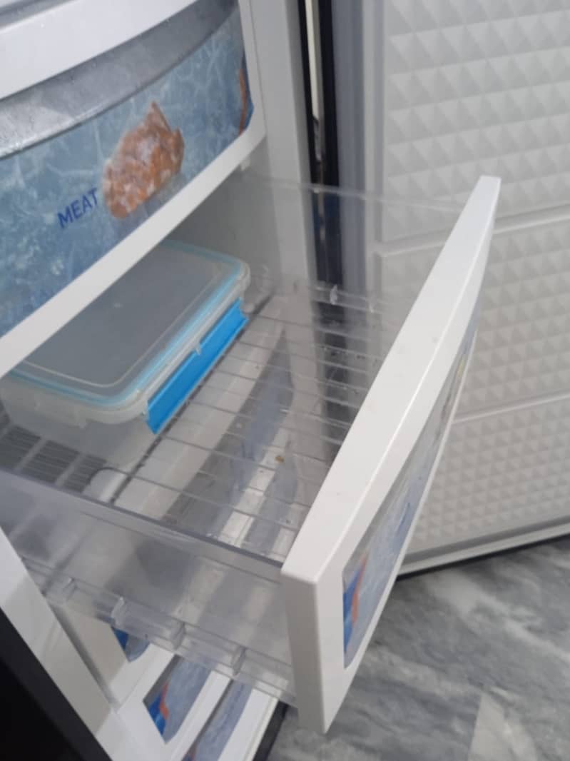 Dawlance vertical freezer 2