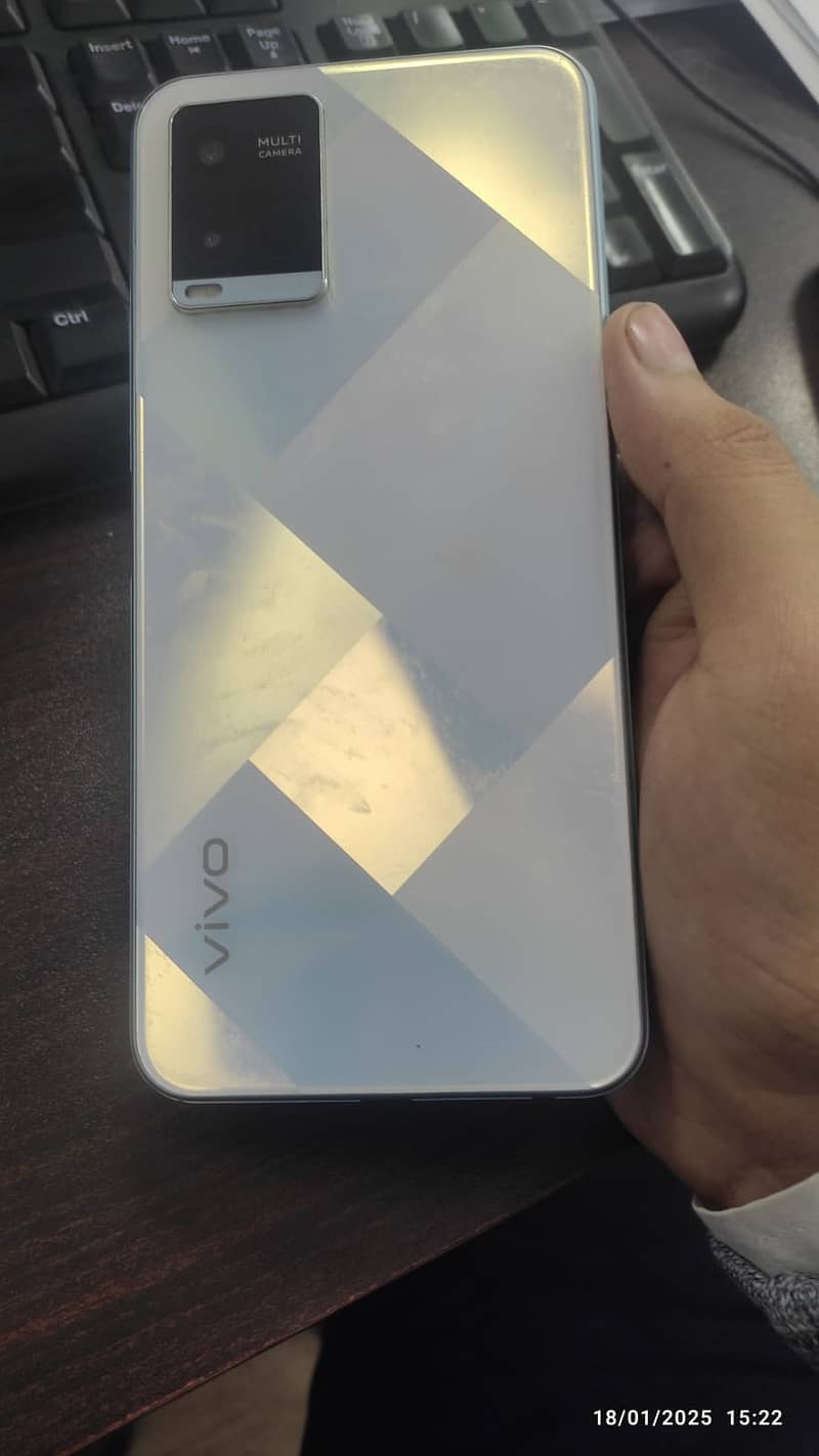 Vivo y21 4+1/64 with box and receipt 6