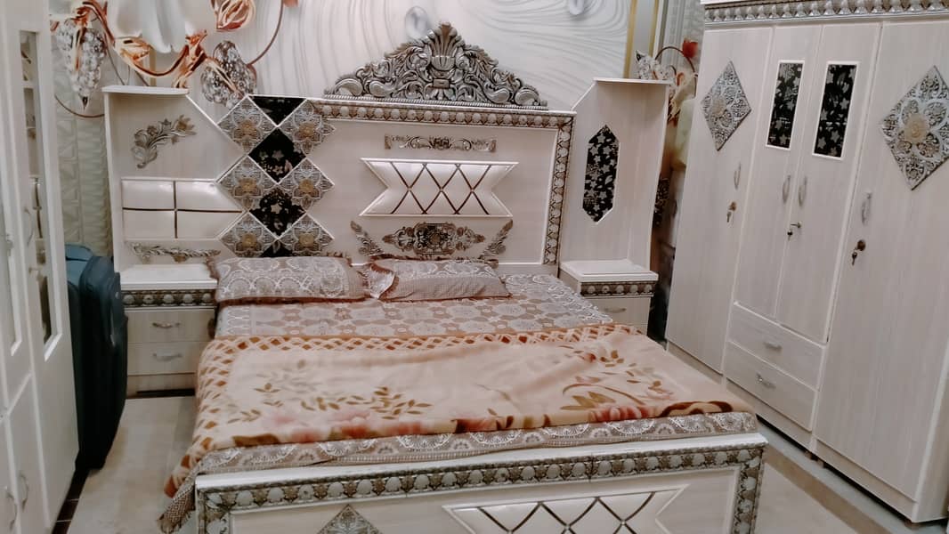 Furniture set king bed, dressing, divider, wardrobe 1