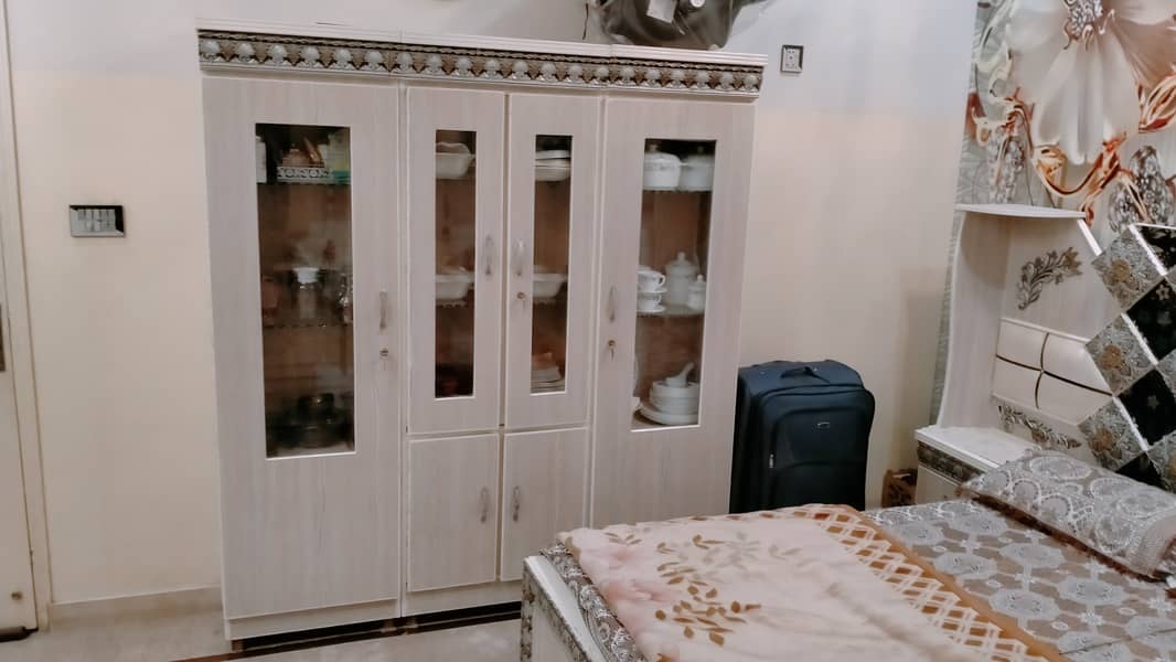 Furniture set king bed, dressing, divider, wardrobe 4