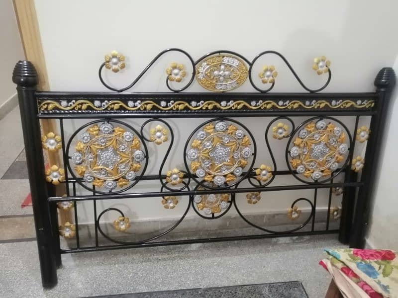 king size  iron  bed 1