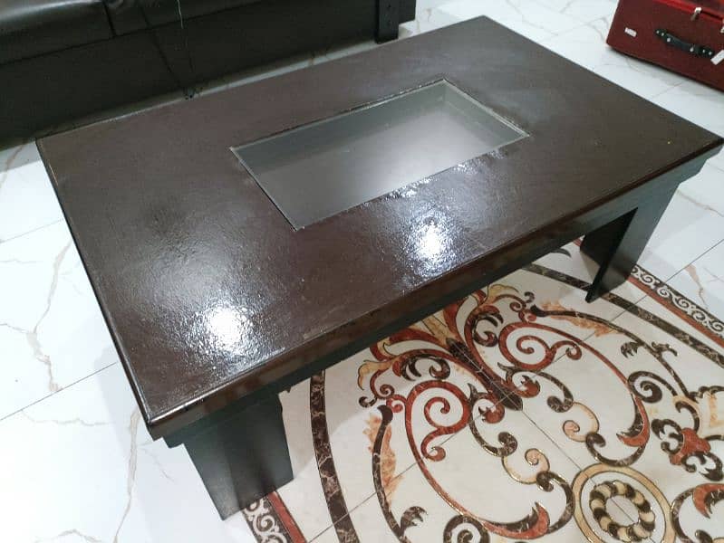 excellent Center table for sale , condition 9/10 3