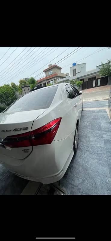 Toyota Corolla Altis grande 2015 1