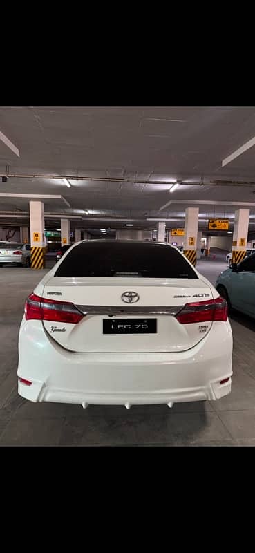 Toyota Corolla Altis grande 2015 5