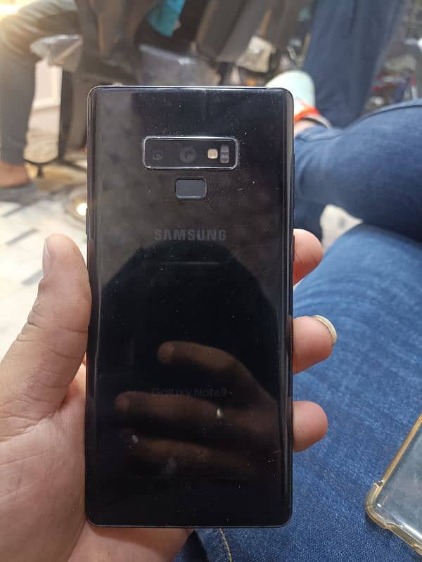 I'm selling my note 9 Samsung condition wise set is 8/10 7