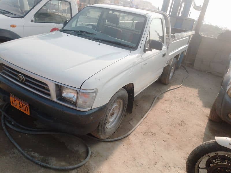 Toyota Hilux 2002 3