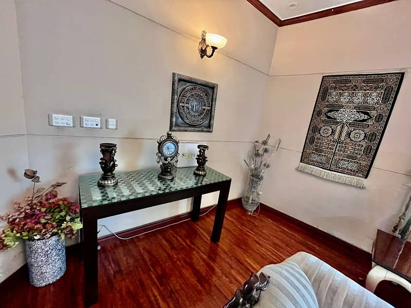 Kanal Stunning Design Well Maintained Bungalow near to Park 5