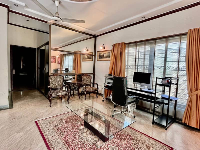 Kanal Stunning Design Well Maintained Bungalow near to Park 22