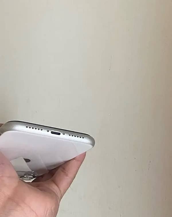 iPhone 11 sim working waterpack 2