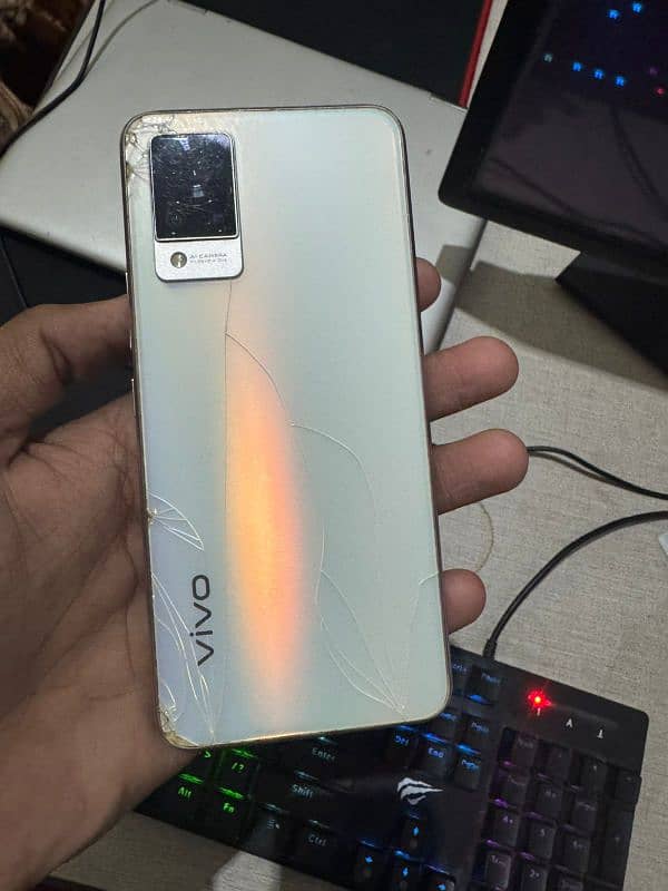 Vivo v21 8+4/128gb 2sim pta exchange possible with PUBG device 7