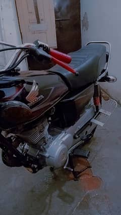 Honda 125 2017/18 genuine halat me hai