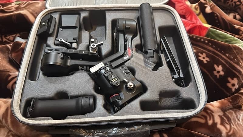 gimbal dji ronin rs4 brand new just box open 2