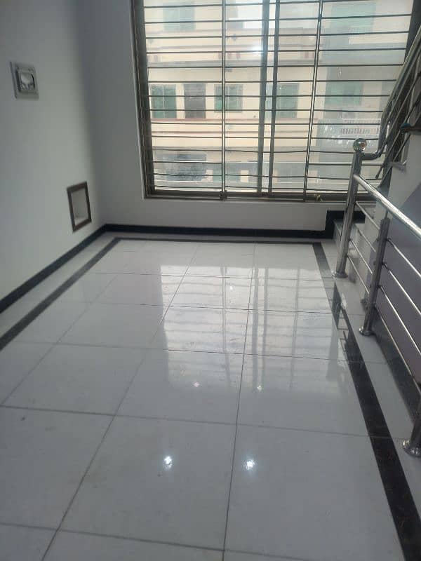 G-13/1 upper portion for rent 4 marla 1