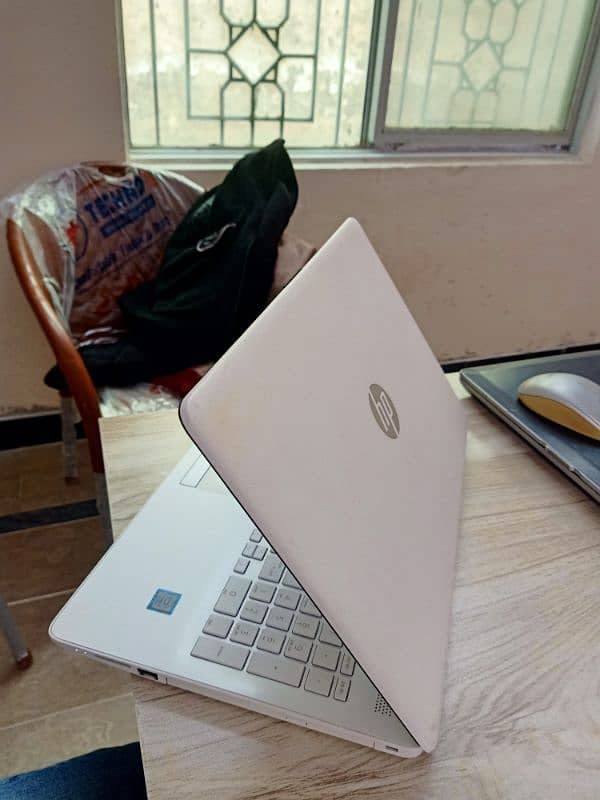 HP Laptop AMD A4-9125 RADEON R3 2