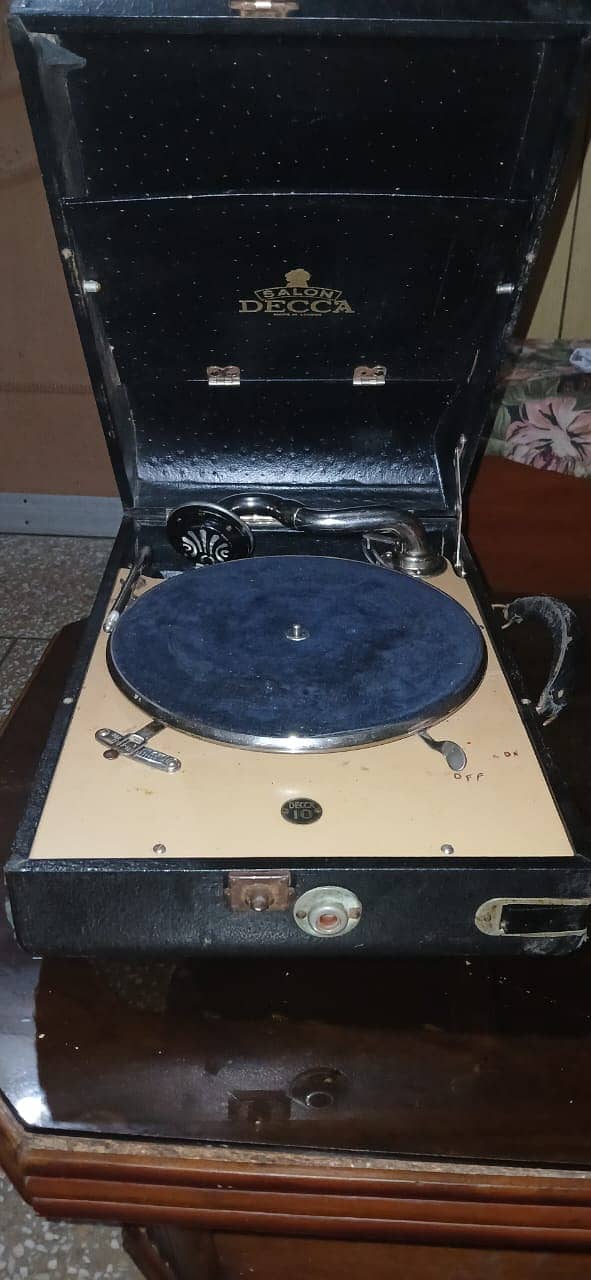 Decca gramophone 2