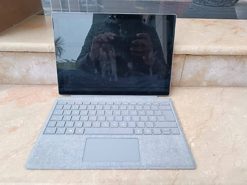 Surface Book Pro 4 (Microsoft) 0