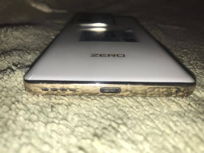 Infinix Zero 30 Rs60k. 5