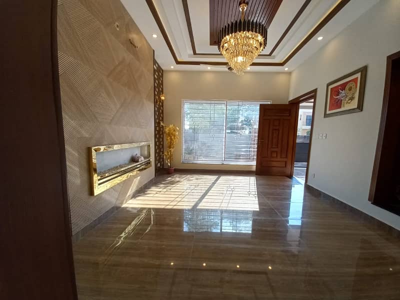 10 Marla Residential House For Sale In Sector C Bahria Town Lahore 3