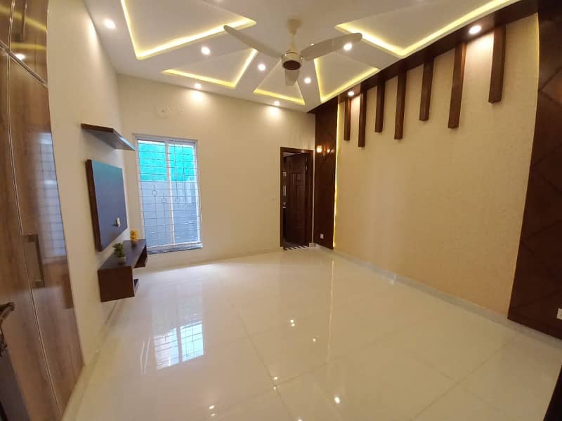 10 Marla Residential House For Sale In Sector C Bahria Town Lahore 6