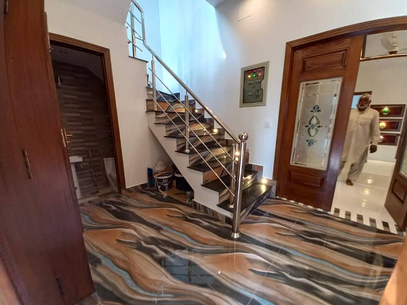 10 Marla Residential House For Sale In Sector C Bahria Town Lahore 7