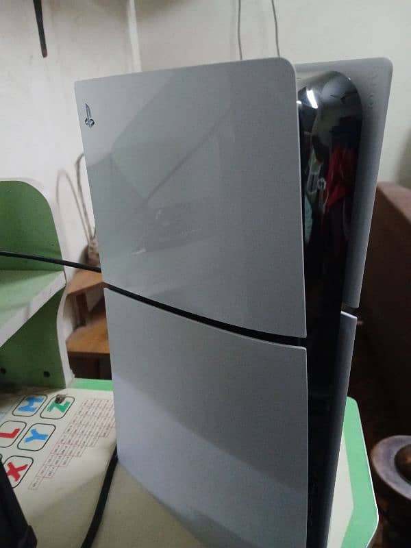 PS5 SLIM 1TB UK VARIENT 3