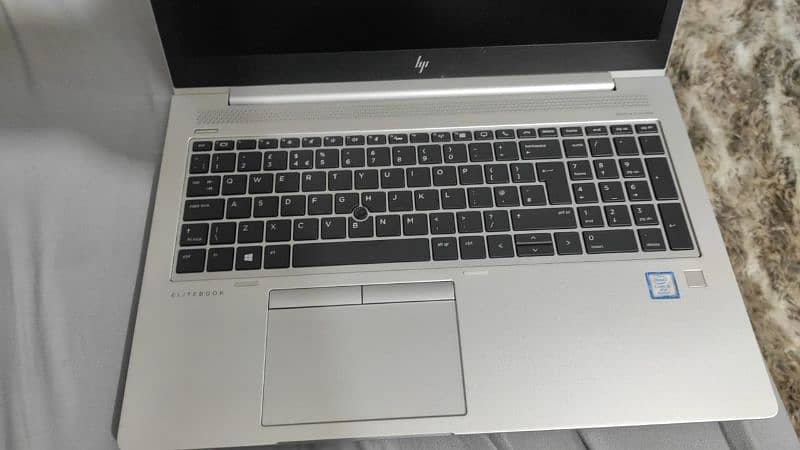 Laptop i5 8th generation Dell 1