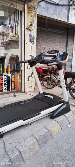 Treadmill elleptical bench press exercise cycle walking running cardio