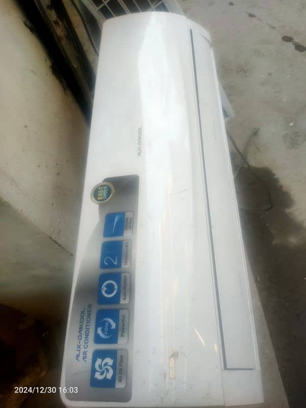 DC inverter 10