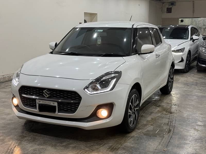 Suzuki Swift 2023 glx top of line full option bank lease 2