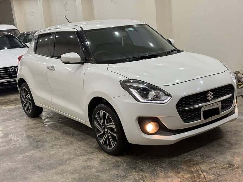 Suzuki Swift 2023 glx top of line full option bank lease 3