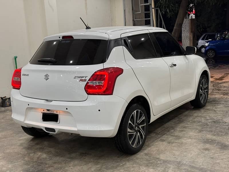 Suzuki Swift 2023 glx top of line full option bank lease 5