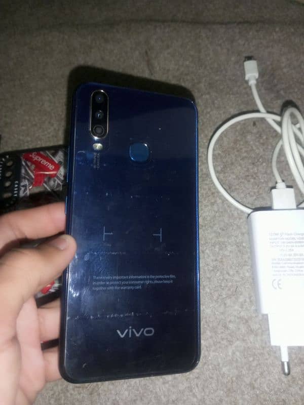 vivo y17 8 256 only 15 days use 1 year guarantee Dana charger 10/10 ok 2