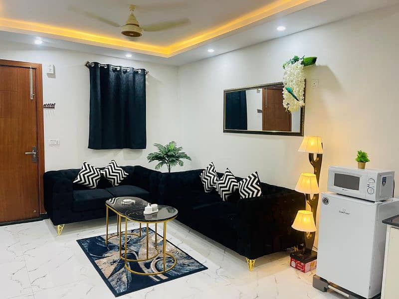 1 bedroom Apartment For short term Rent in Bahria Phase 4 4