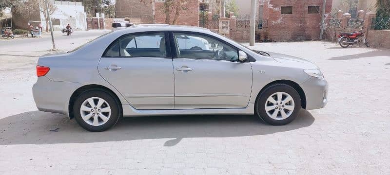 Toyota Corolla Altis 2013 3