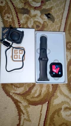 smart watch 10/10 condition new full 2 day use