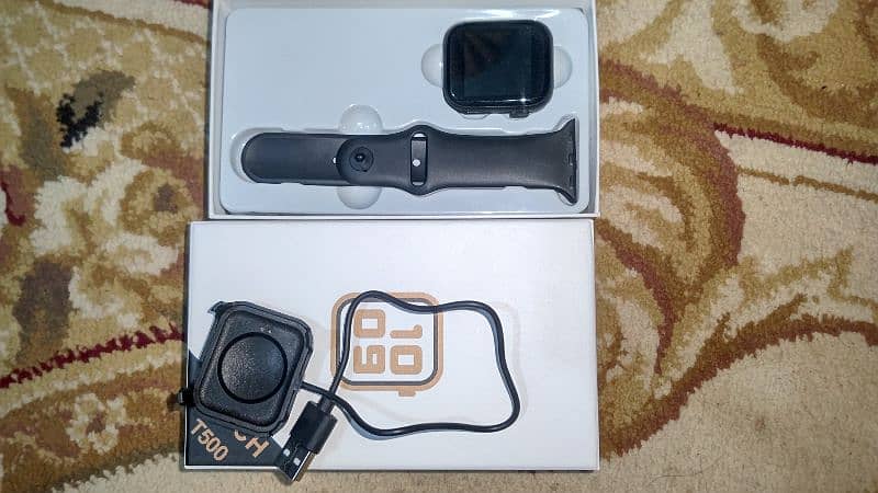 smart watch 10/10 condition new full 2 day use 1