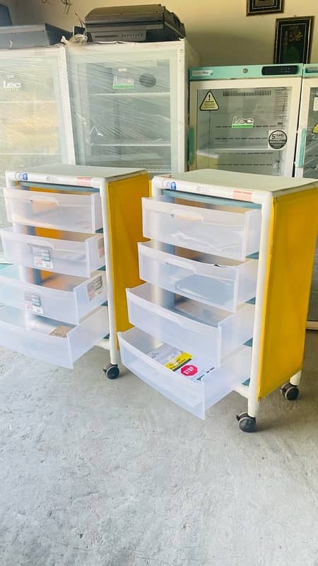 Imported Crash Cart Medicine Trolly 1