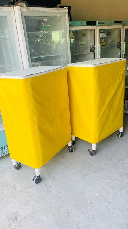 Imported Crash Cart Medicine Trolly 2