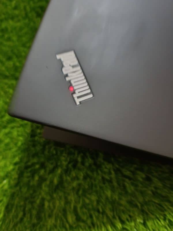 Lenovo ThinkPad X1 Carbon,Core i7 7th Gen. Full HD 1080p, ultra slim 7