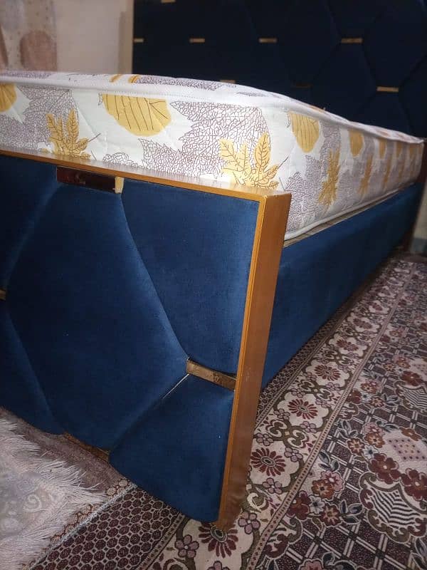 Royal blue color Queen size bed in lush condition for sale 1