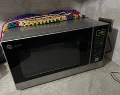 PEL microwave oven in good condition.